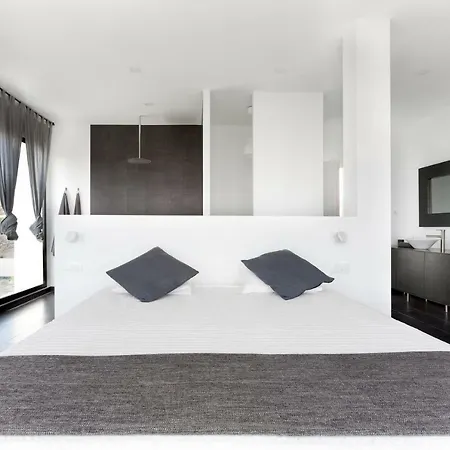Iconic Lanzarote Villa *