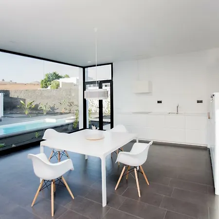 Iconic Lanzarote Vila Mácher